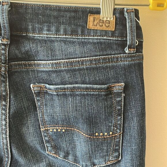 Lee Mid Rise Straight Leg Regular fit Jeans Size 4 Medium GUC Blue - Picture 3 of 6